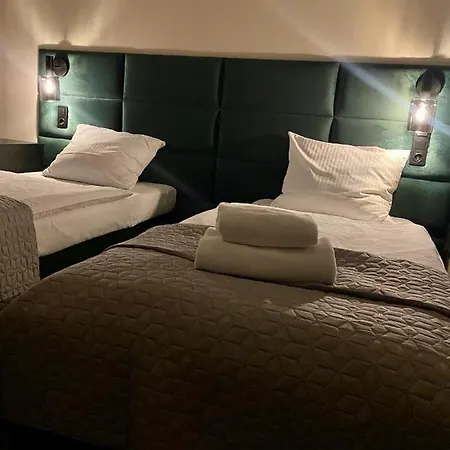 Księżyc W świebodzicach Hotel 2*