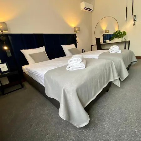 Księżyc W świebodzicach Hotel Świebodzice