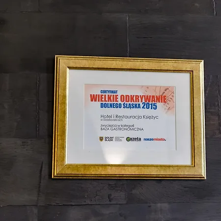 Księżyc W świebodzicach Hotel Świebodzice